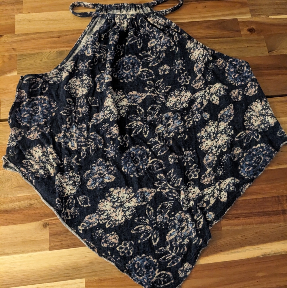 We The Free blue floral crop tank - Picture 1 of 4
